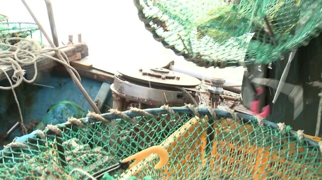 Korea fish trap fishing octopus crab eel rockfish seafood fishery ocean marine product 한국 통발 어업 문어잡이 게 문어 붕장어 우럭 해산물 수산물 바다 어장 어촌 수산업 생선 식재료