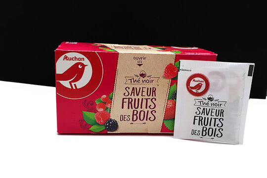 Th&eacute; noir saveur fruits rouge de Auchan