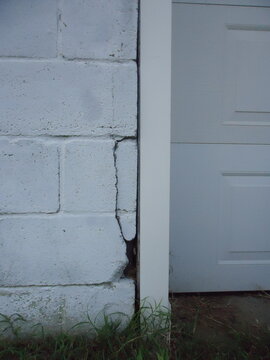 A crack in a cinderblock wall