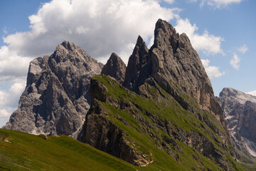 Obraz premium Idyllic mountain landscape in the Alps with blooming meadows, Alpe di Cisles, Seceda Ridgeline, Dolomiti , Pieralongia, Col Raiser