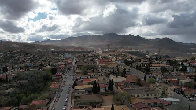 Vista aerea del pueblo minero en Cananea , Sonora Mexico 
