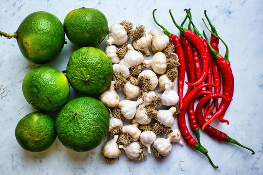 Bergamotto di Reggio Calabria, aglio e peperoncino: tricolore italiano con prodotti tipici