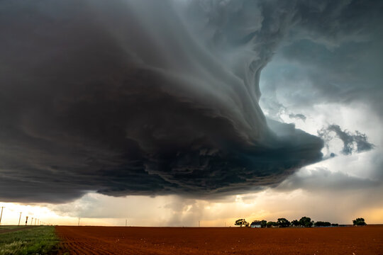 Impacts of Climate Change. Extreme Weather, El Ni&ntilde;o, Supercell Storms, Tornadoes, Global Warming and Environmental Sustainability