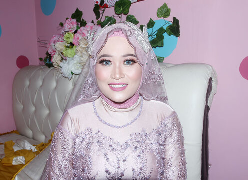 portrait of a beautiful muslim bride
