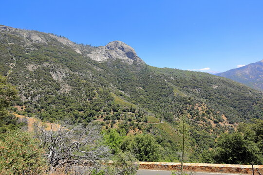 Amphitheater Point Viewpoint, a scenic viewpoint in Sequoia National Park, California, United States