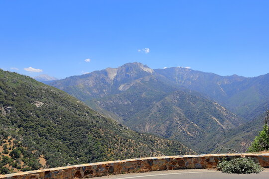 Amphitheater Point Viewpoint, a scenic viewpoint in Sequoia National Park, California, United States
