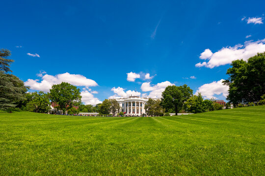 The White House is conic symbol of USA. White House in Washington DC. American presidency residence. The White House in summer. The White House is national symbol. Political government building.