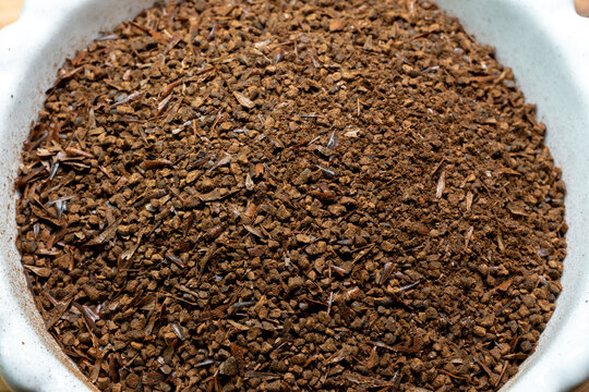 Ground barley for moka pots