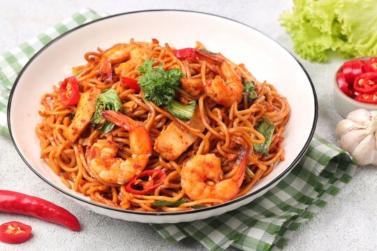 mee goreng mamak, popular cusine in malaysia. in indonesia called mie goreng
