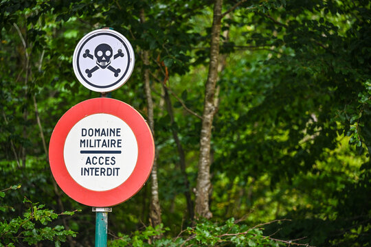 Acces interdit au domaine militaire