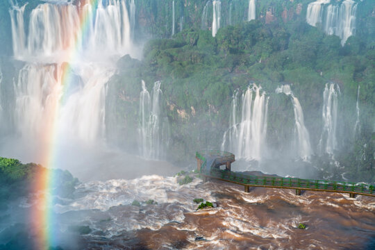 South America, Brazil, Parana, Iguazu National Park, Iguazu Falls and rainbow, Viewing platform