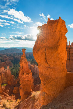 USA, Utah, Bryce Canyon National Park, Thors Hammer and other hoodoos in amphitheater at sunrise as seen from Navajo Loop Trail