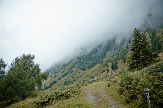 Austria, East Tyrol, Hohe Tauern National Park, mountains in fog