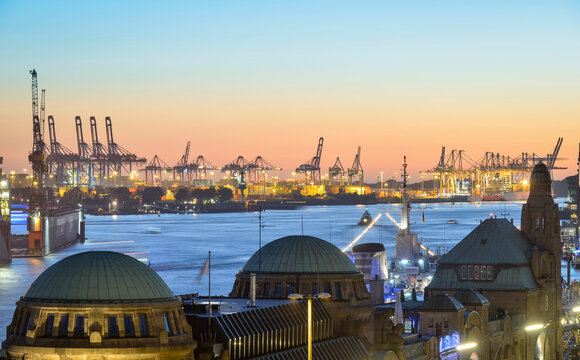 Germany, Hamburg, Port of Hamburg and St. Pauli Landing Stages in the evening