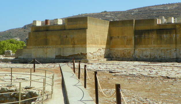 Greece, Crete, Heraklion, Knossos Palace, reconstruction of the ruins on the territory of the palace