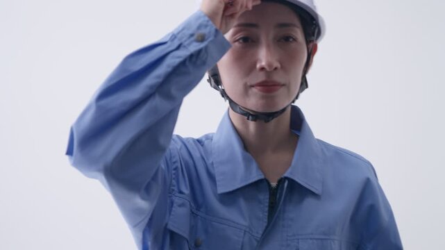 作業着の女性