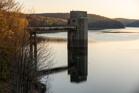 The sun rises over the East Branch Clarion River Lake in Wilcox