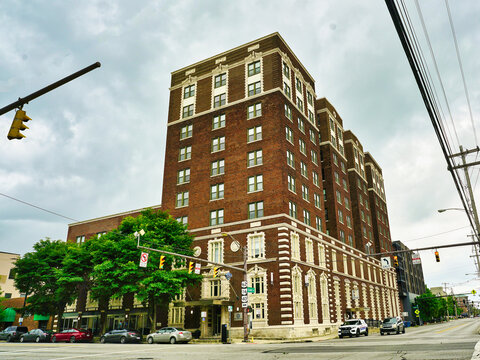 Formerly The Seneca Hotel, Columbus Ohio, USA 2026. Formerly The Seneca Hotel, the historic building has been transformed into spacious apartment homes. Columbus Ohio