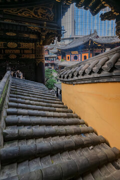 Ancient Temple Courtyard, Chongqing - Traditional Chinese Architecture