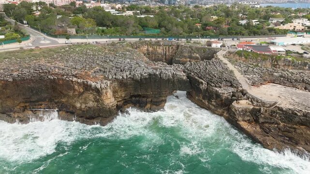 Praia das Azenhas do Mar in Portogallo, mare 2