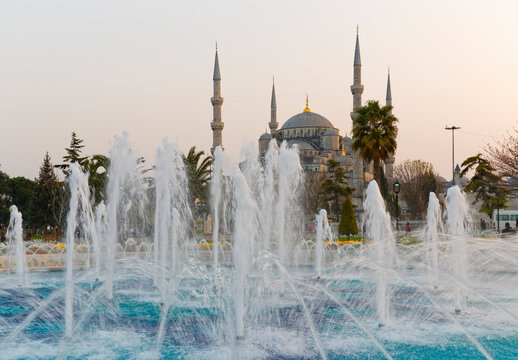 Turkey, Istanbul, Fountain and Blue Mosque