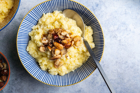 Millet porridge with mixed nuts