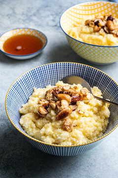 Millet porridge with mixed nuts