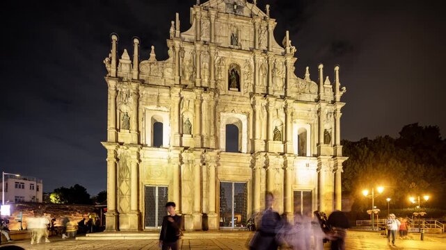 ruins of st paul church in macau at night
