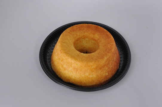 bolo de laranja delicioso na bandeja