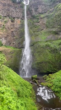 Upper Multnomah Falls vertical - Columbia River Gorge, Oregon
