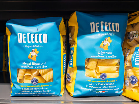 De Cecco Mezzi Rigatoni Pasta Packaging Design