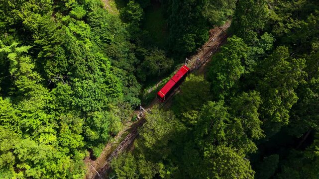 Cable car ascending to Koyasan, Wakayama, Japan　「高野山に向かうケーブルカー」和歌山県高野町