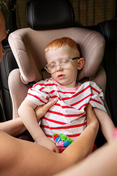 The child fell asleep in the car seat