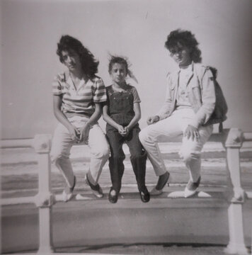 UGC analog film portrait of three sisters