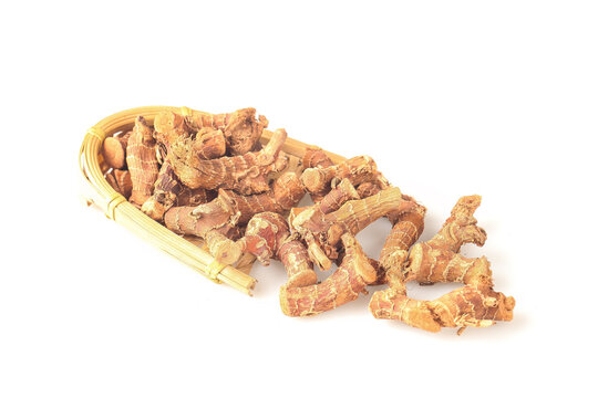 Wild Galangal Roots Yunnan High Quality Spice Seasoning Traditional Bamboo Basket Asian Cooking Ingredient