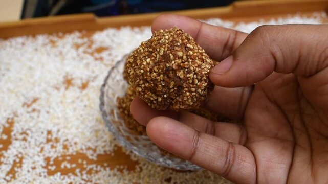 Calcium-rich amaranth jaggery ladoos, a homemade traditional Indian sweet made with puffed amaranth and jaggery, offering a nutritious and wholesome festive snack.