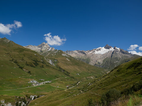 Beaufortain, alpes, &agrave; partir de la vall&eacute;e des Glaciers, Les Chapieux, panorama sur l'aiguille des Glaciers, le glacier des glaciers, le mont tondu, les t&ecirc;tes de bellaval et la ville des glaciers