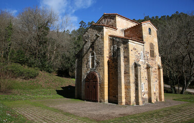 Fototapeta premium Iglesia de San Miguel de Lillo, Oviedo, Asturias, España
