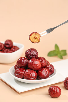 Dried Red Jujube Dates Xinjiang Hetian Traditional Chinese Superfood Health Snack Cross Section