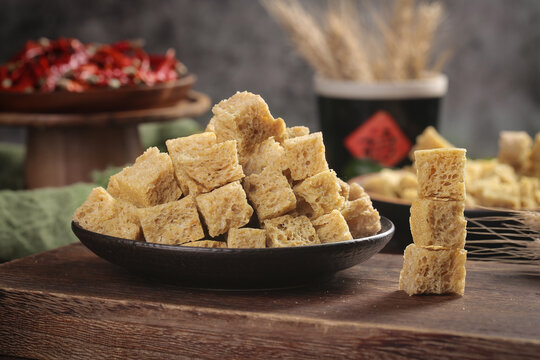 Handmade Chinese Honeycomb Candy from Henan Shaanxi Provinces Traditional Sweet Snack
