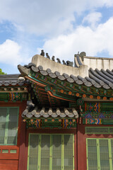 Obraz premium Seoul, South Korea, April 27, 2026: Close-Up of Changgyeonggung Historic Royal Palace Located in South Korea by the Joseon Dynasty Residential East Palace 창경궁 