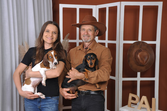 pai e filha juntos calebram dia dos pais estilo vaqueiro