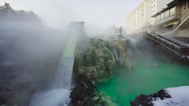冬の草津温泉　湯畑の風景動画