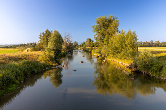 Sommermorgen an der Ammer am S&uuml;dufer des Ammersees, Bayern