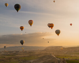 Balony o wschodzie słońca © MarMon