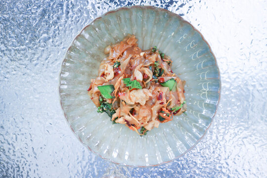 stir fried noodles or plain noodles or noodles without soup