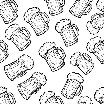Hand drawn beer mug seamless pattern with foamy ale seamless beverage