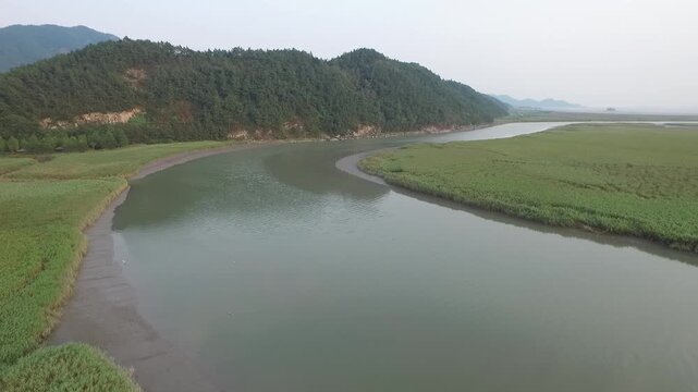 Korea Suncheonman Bay national garden UNESCO natural heritage wetland reed field coastal estuary nature landscape 순천만 순천만국가정원 유네스코 세계자연유산 습지 갈대밭 칠면초 갯벌 물길 자연경관 생태공원