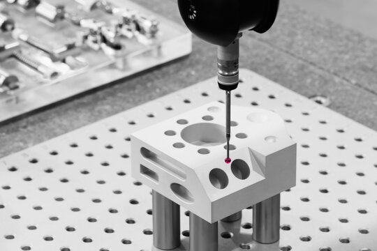 Quality control on milling CNC machine, coordinate measuring machine, Quality control machine