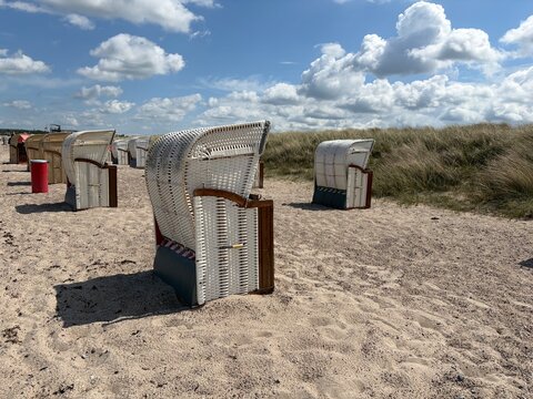 Strandk&ouml;rbe am Weissenh&auml;user Strand an der Ostsee	